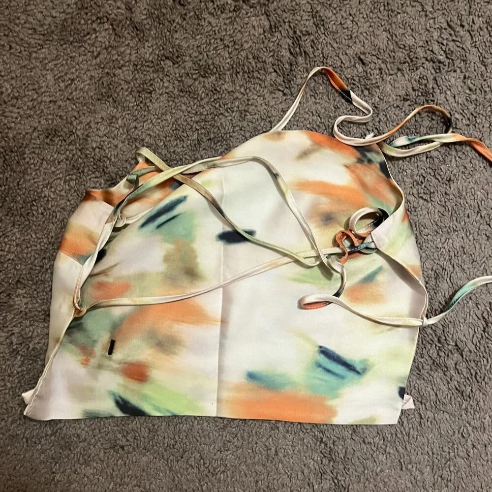 Backless Top - Picture 3 of 4